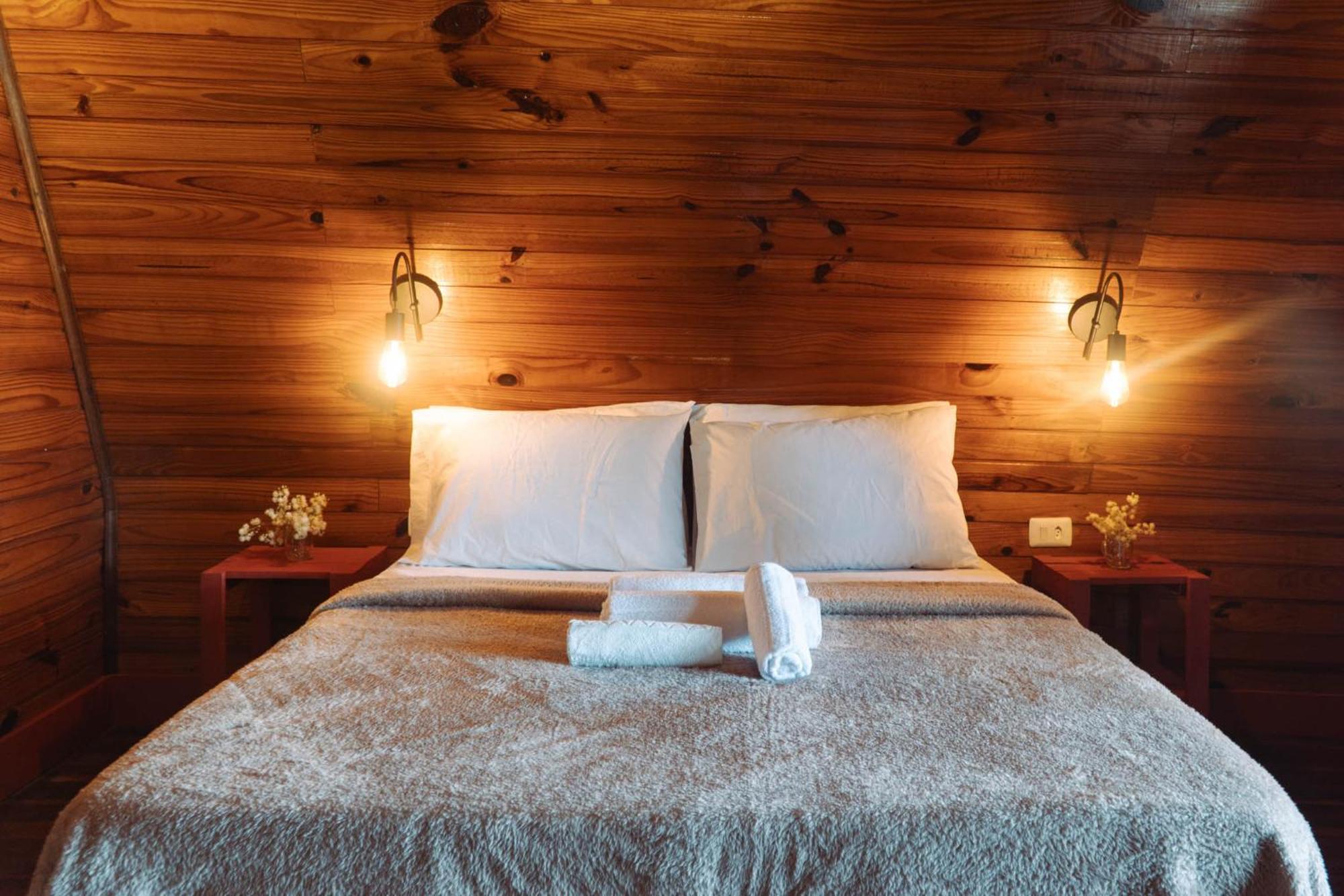 Quarto Triplo com Banheiro Compartilhado
